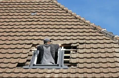 Pose de velux à la Chapelle Launay